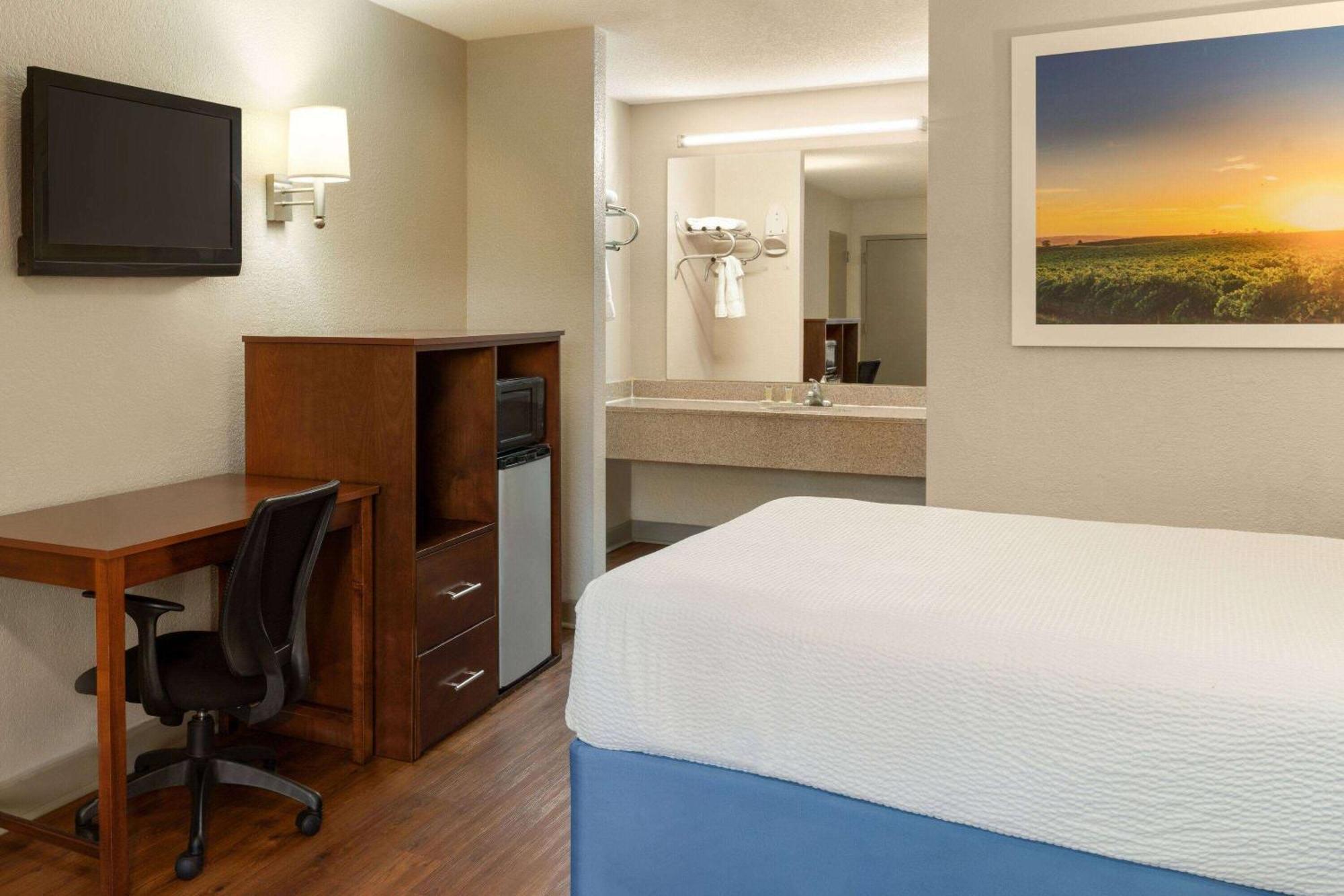 Days Inn By Wyndham Dillon Esterno foto